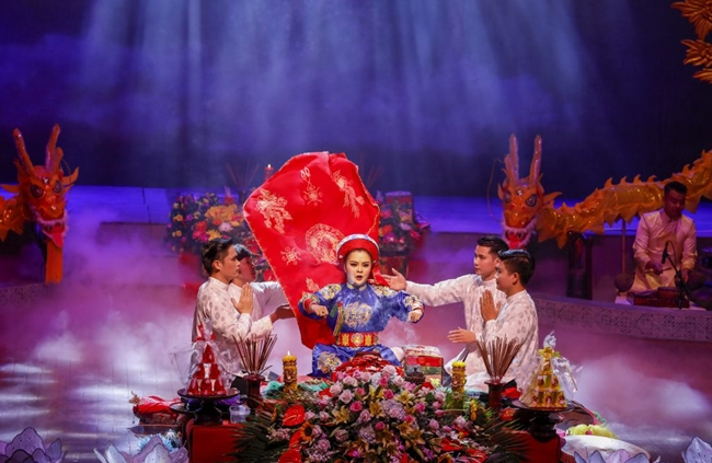 Không nên chạy theo số đông trong đạo mẫu